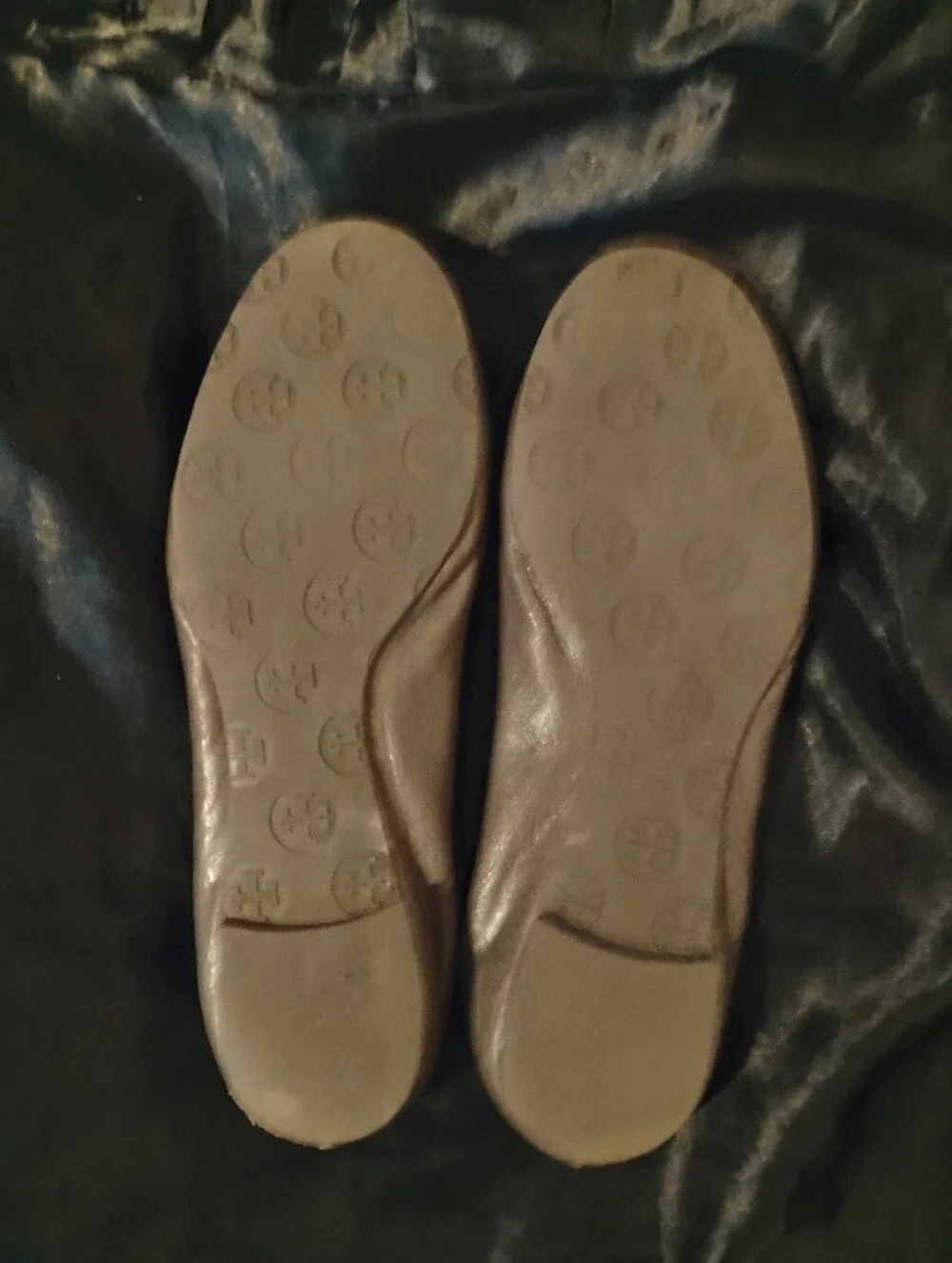 Women's Like New Grayish Beige Tory Burch Ballet Flats With Emblem U.S. Size 9